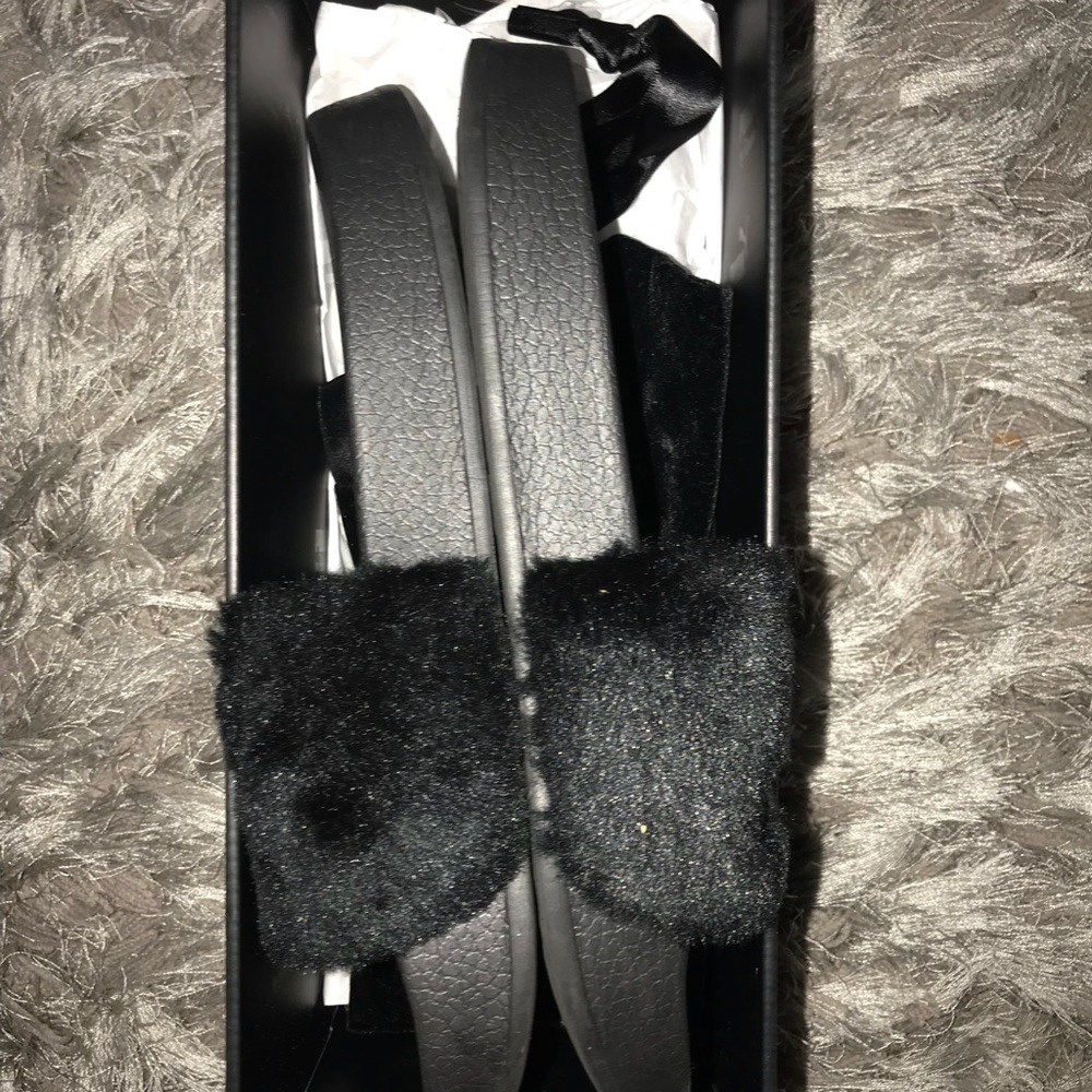 Rihana Fenty puma slides